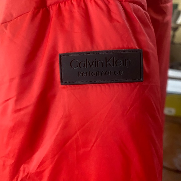 NWT CK Perf. Reversible Down Jacket. Large. Red/Black Pockets Calvin Klein - Picture 4 of 11